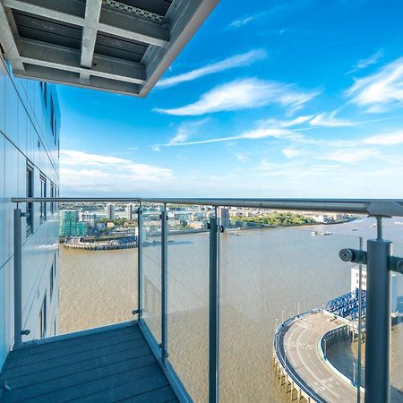 Skyvillion - London River Thames Top Floor Apartments By Woolwich Ferry, Mins To London Excel, O2 Arena , London City Airport With Parking Exterior foto
