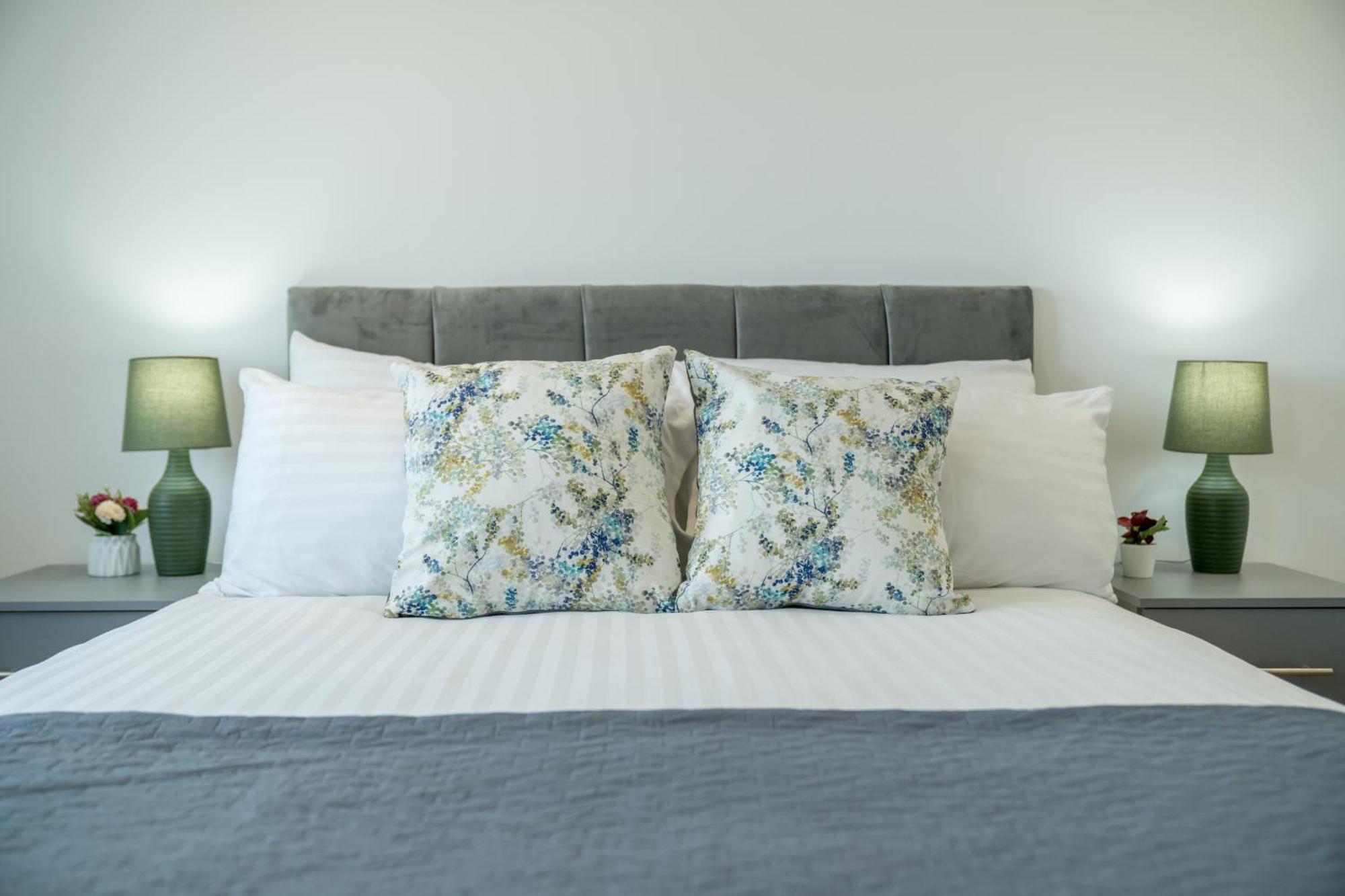 Skyvillion - London River Thames Top Floor Apartments By Woolwich Ferry, Mins To London Excel, O2 Arena , London City Airport With Parking Exterior foto